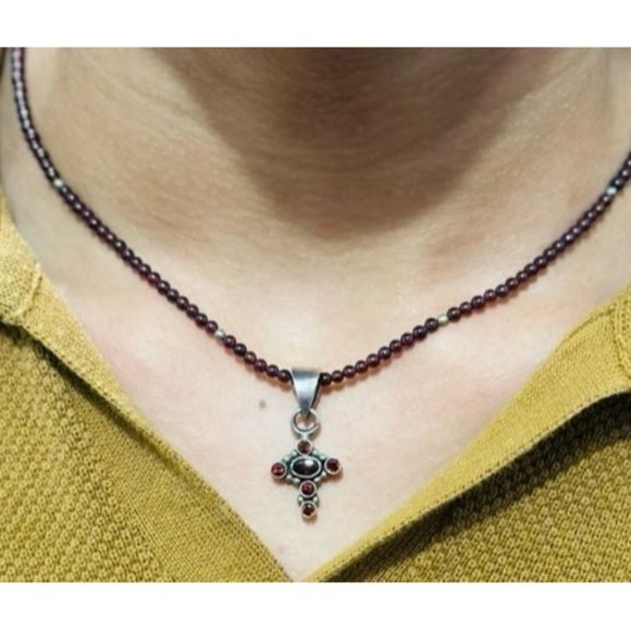 Cross Garnet Christian Pendant Necklace Silver beds Pendant jewelry red